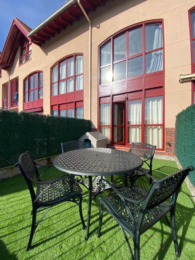 Apartamento En Complejo Residencial Rovacias Comillas Zewnętrze zdjęcie