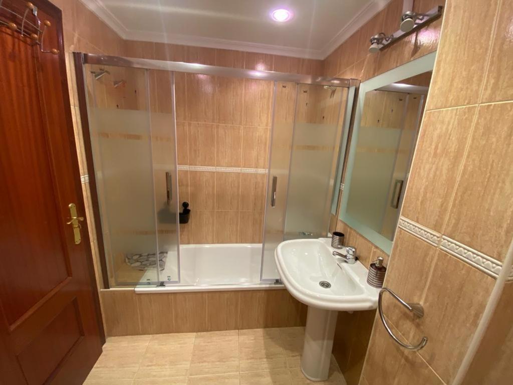 Apartamento En Complejo Residencial Rovacias Comillas Zewnętrze zdjęcie